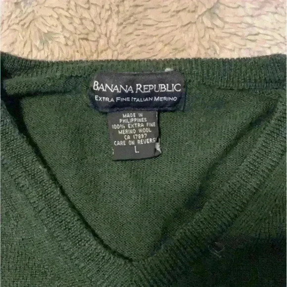 Banana Republic Extra Fine Italian Merino Vneck Sweater - Picture 2 of 2